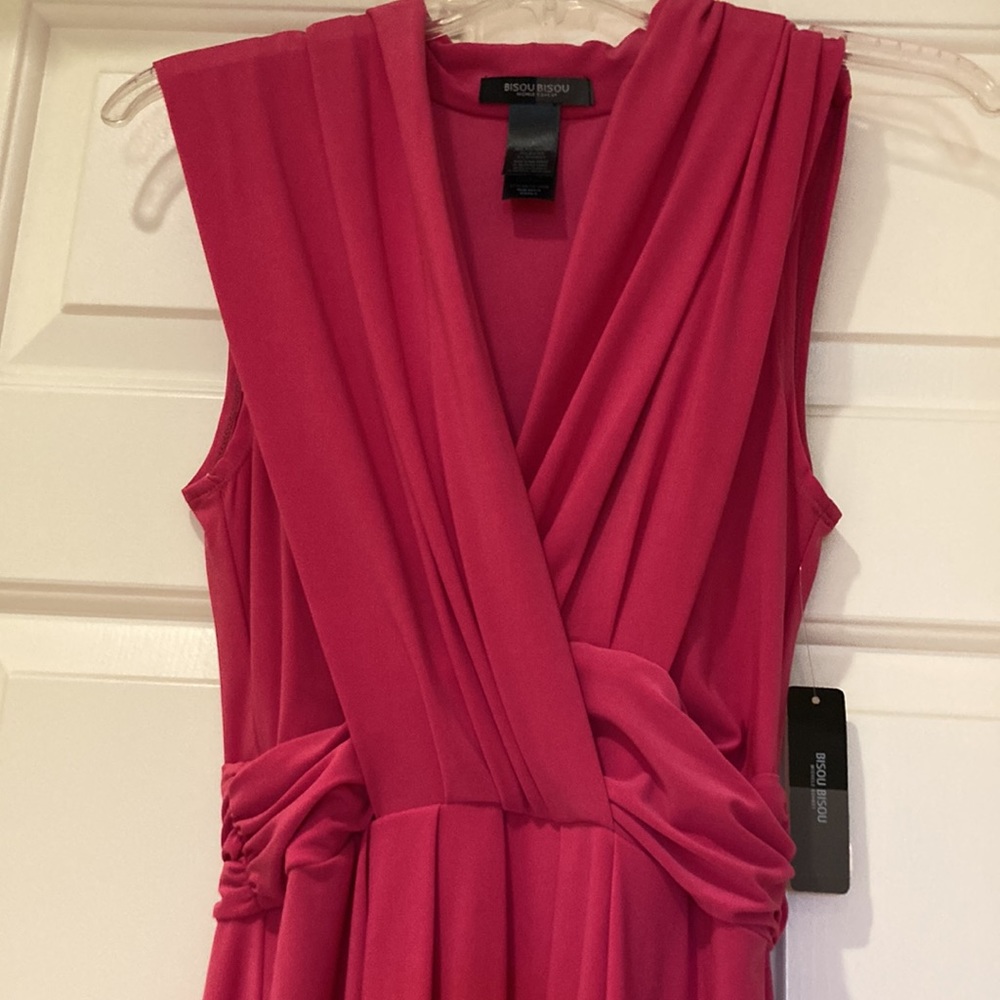 NWT- PRICE Reduced BISOU BISOU fuchsia polyester dress, pleated front and waist.